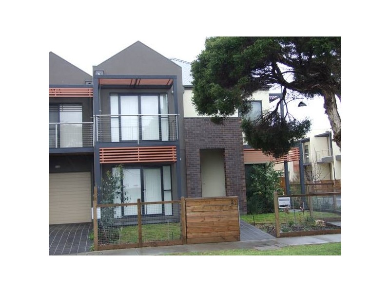 2/132-136 Mason Street, Newport VIC 3015