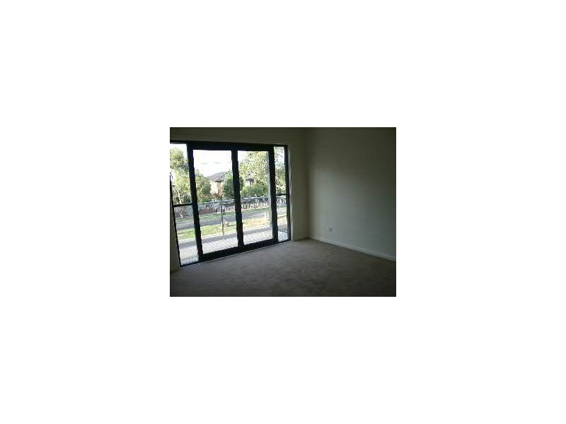 2/132-136 Mason Street, Newport VIC 3015