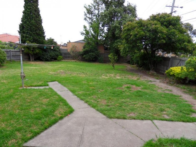 13 Richards Court, Brooklyn VIC 3012