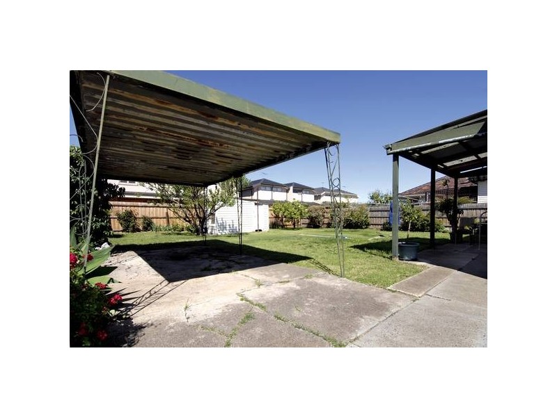 1 Monmouth Street, Newport VIC 3015