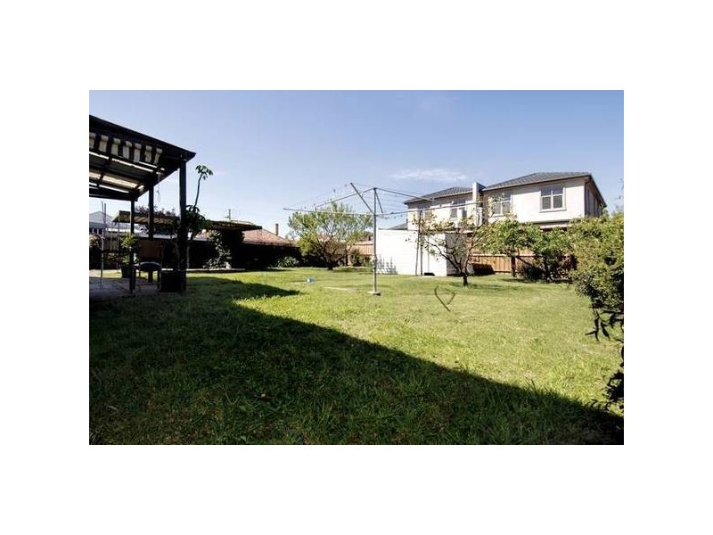 1 Monmouth Street, Newport VIC 3015