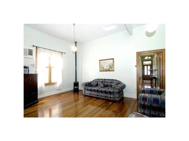 83 River Street, Newport VIC 3015