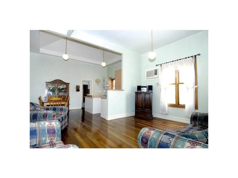83 River Street, Newport VIC 3015