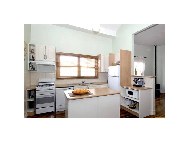 83 River Street, Newport VIC 3015