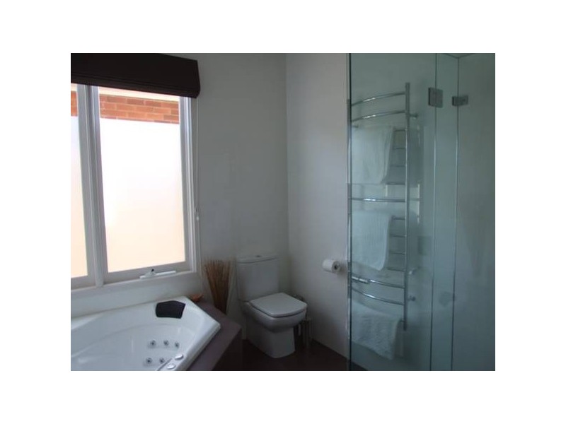 10 Dover Road, Williamstown VIC 3016