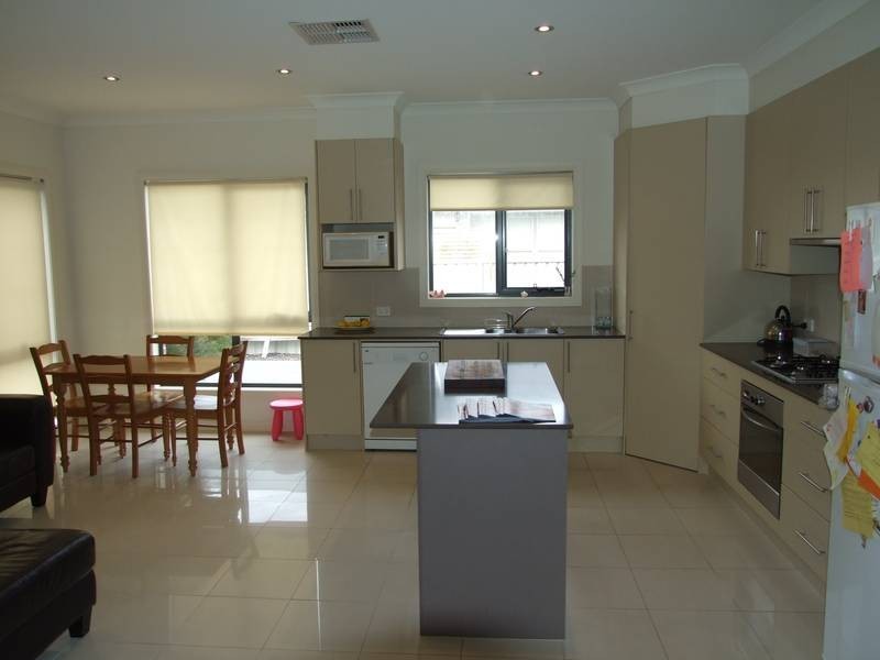 1/56 Blenheim Road, Newport VIC 3015