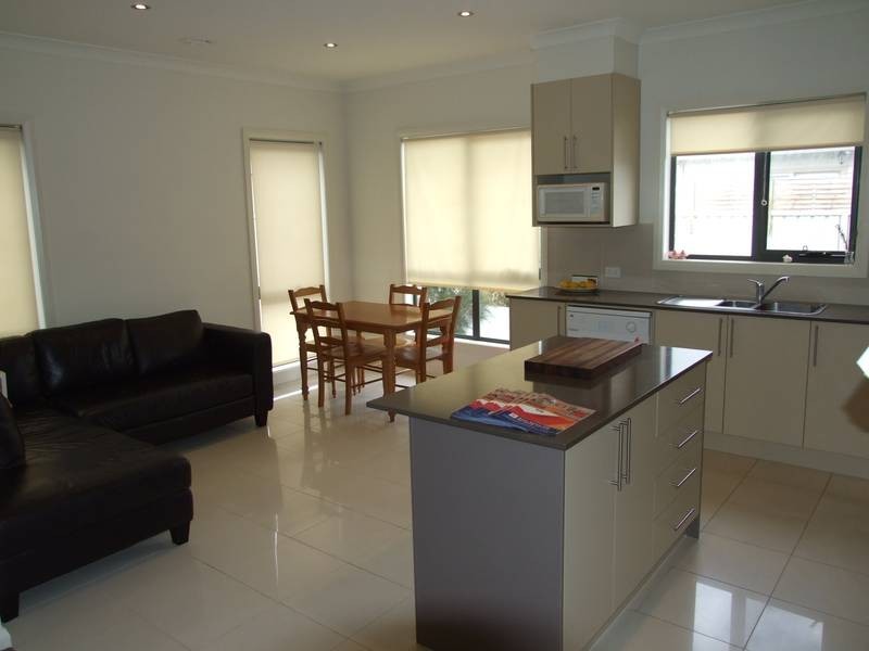 1/56 Blenheim Road, Newport VIC 3015