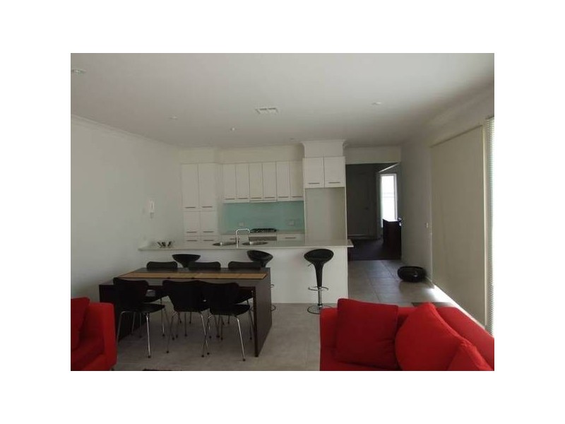 90 Signature Boulevard, Sanctuary Lakes VIC 3030
