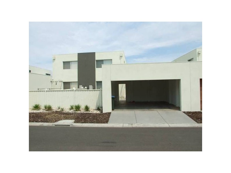 90 Signature Boulevard, Sanctuary Lakes VIC 3030