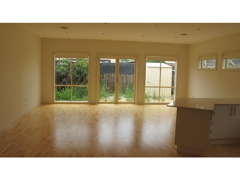 2/15 Gordon Street, Newport VIC 3015