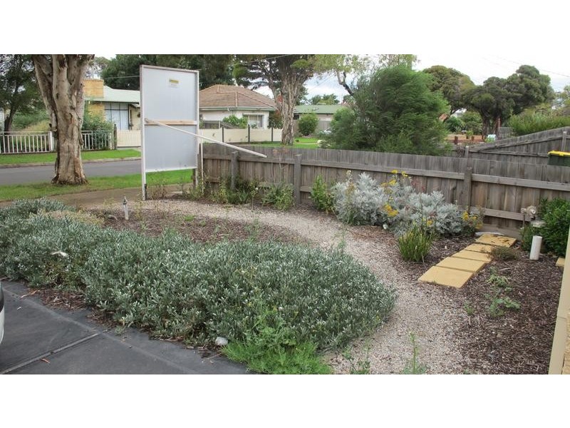 2/15 Gordon Street, Newport VIC 3015