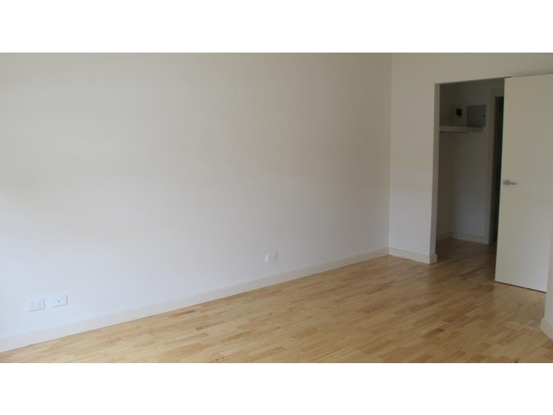 2/15 Gordon Street, Newport VIC 3015