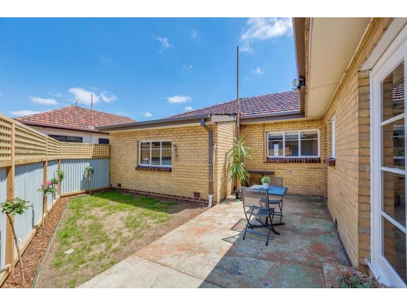 39 Corrigan Avenue, Brooklyn VIC 3012