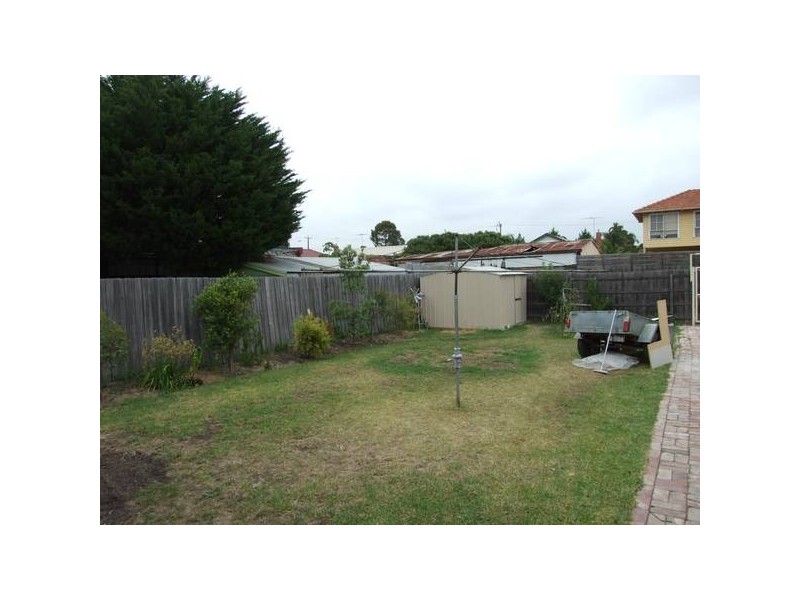 9 Blackshaws Road, Newport VIC 3015