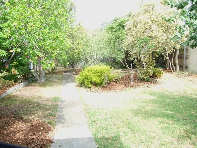 15 McIntosh Road, Altona North VIC 3025