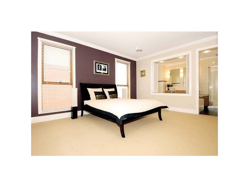 13 Oberon Way, Newport VIC 3015