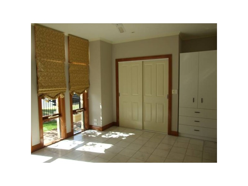 75 John Liston Drive, Newport VIC 3015
