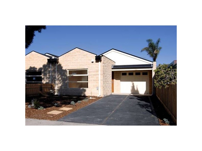 2/15 Gordon Street, Newport VIC 3015