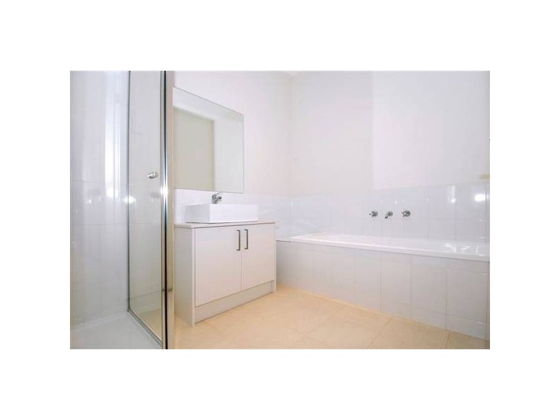 2/15 Gordon Street, Newport VIC 3015