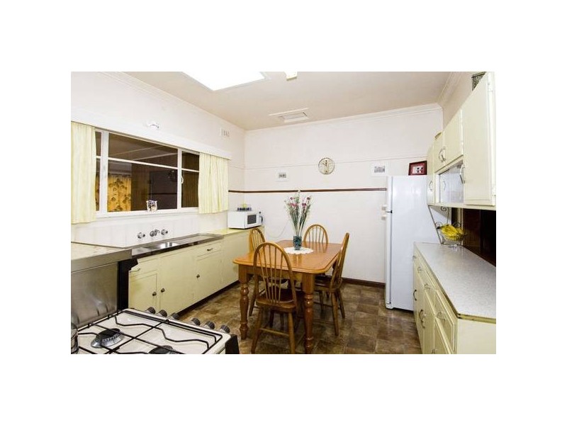 77 Blackshaws Road, Newport VIC 3015