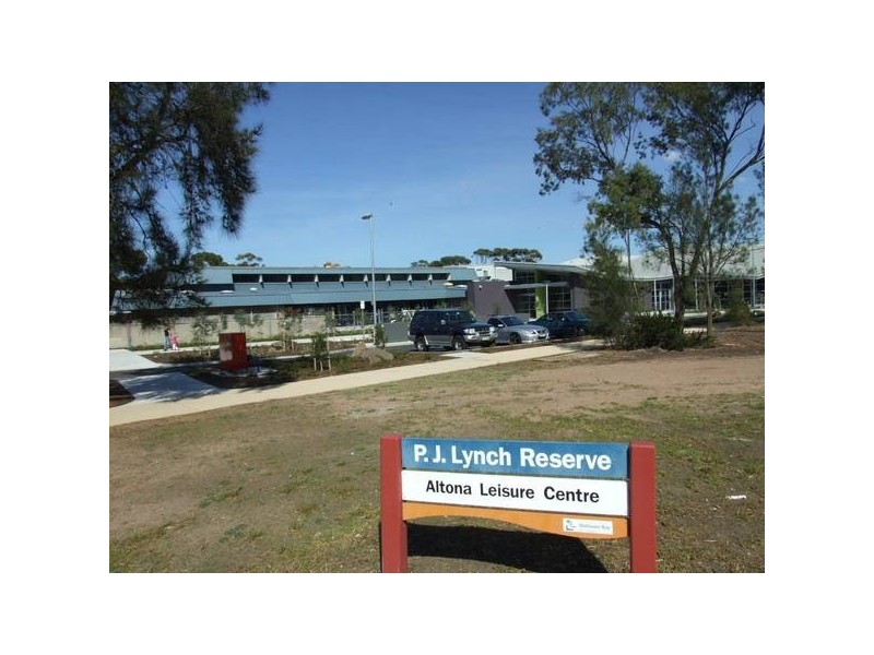 19 Maxwell Avenue, Altona North VIC 3025