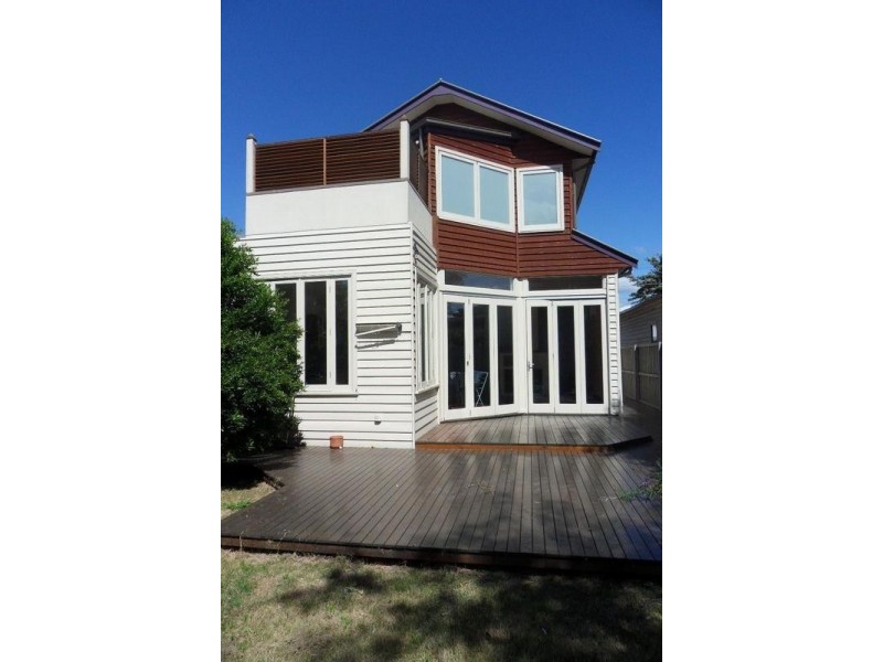 8 Salisbury Street, Newport VIC 3015
