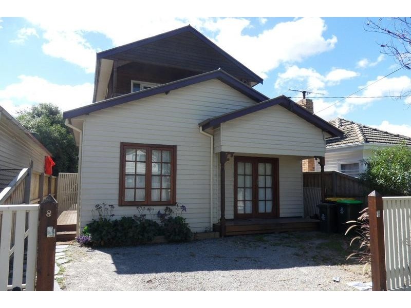 8 Salisbury Street, Newport VIC 3015