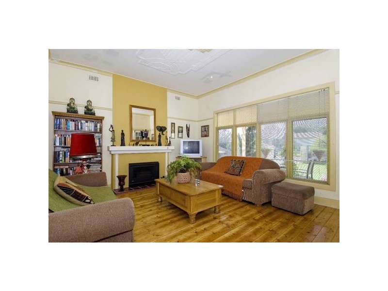 9 Revo Street, Newport VIC 3015