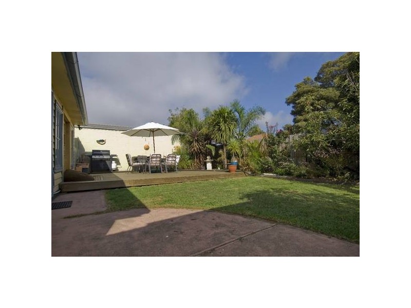 9 Revo Street, Newport VIC 3015