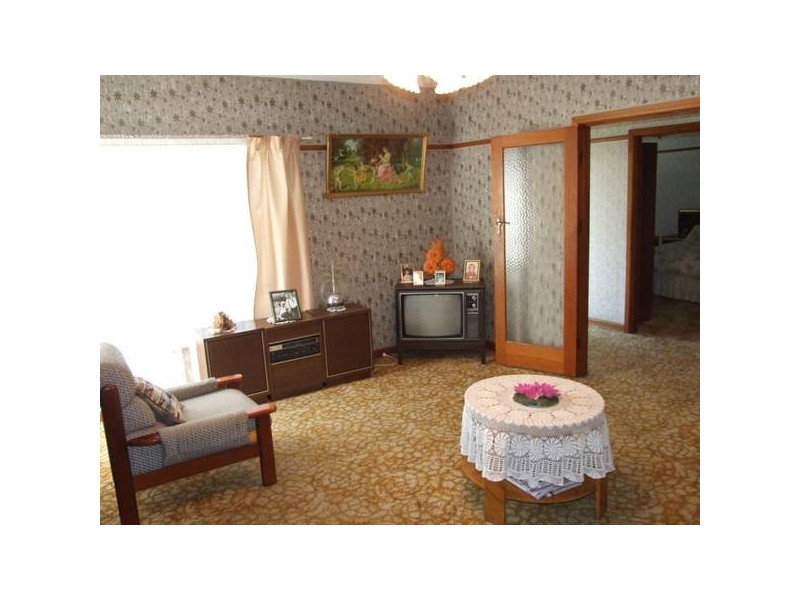 44 Corrigan Avenue, Brooklyn VIC 3012