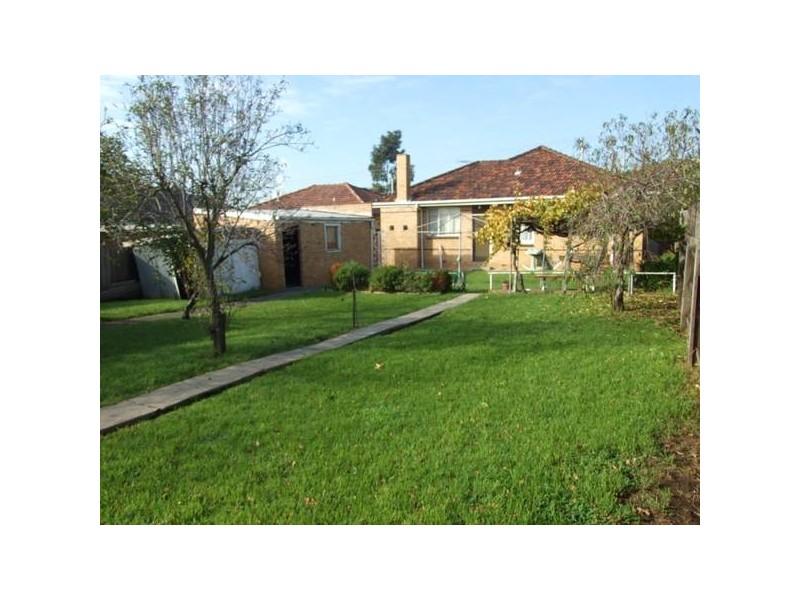 44 Corrigan Avenue, Brooklyn VIC 3012