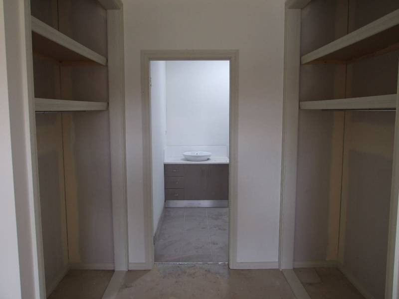 1/24 Amaranth Avenue, Altona North VIC 3025