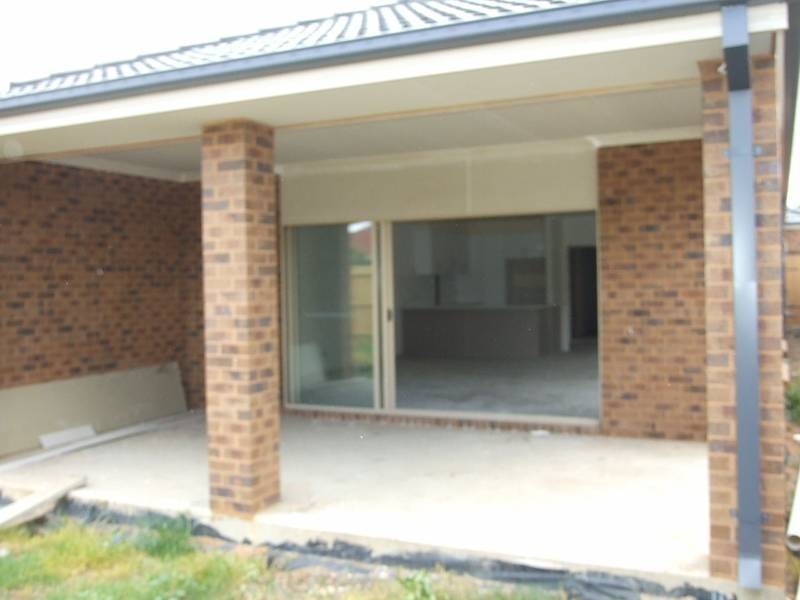 1/24 Amaranth Avenue, Altona North VIC 3025