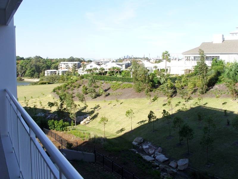 407/15-17 Peninsula Drive, Breakfast Point NSW 2137