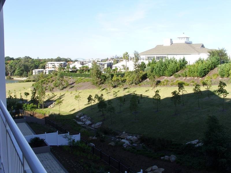 409/15-17 Peninsula Drive, Breakfast Point NSW 2137