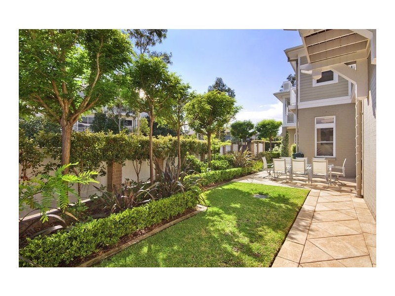 2 Admiralty Drive, Breakfast Point NSW 2137