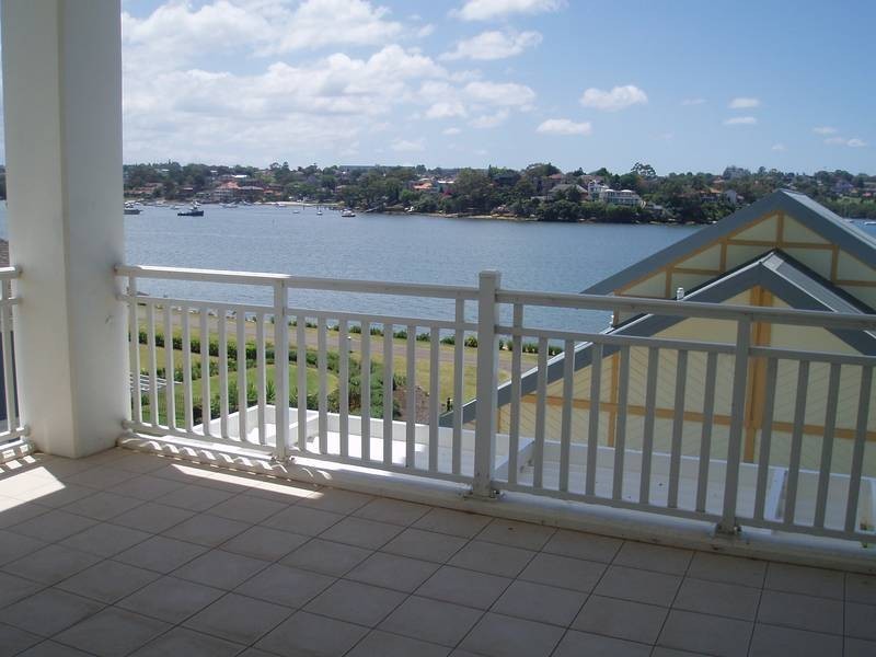 33/77 Peninsula Drive, Breakfast Point NSW 2137