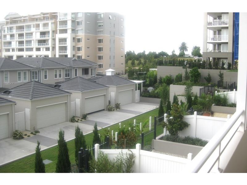 27/1 Juniper Drive, Breakfast Point NSW 2137