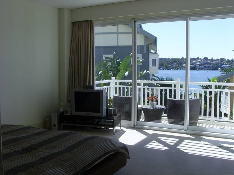 69 Peninsula Dr, Breakfast Point NSW 2137