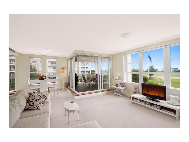 27/2 Juniper Drive, Breakfast Point NSW 2137