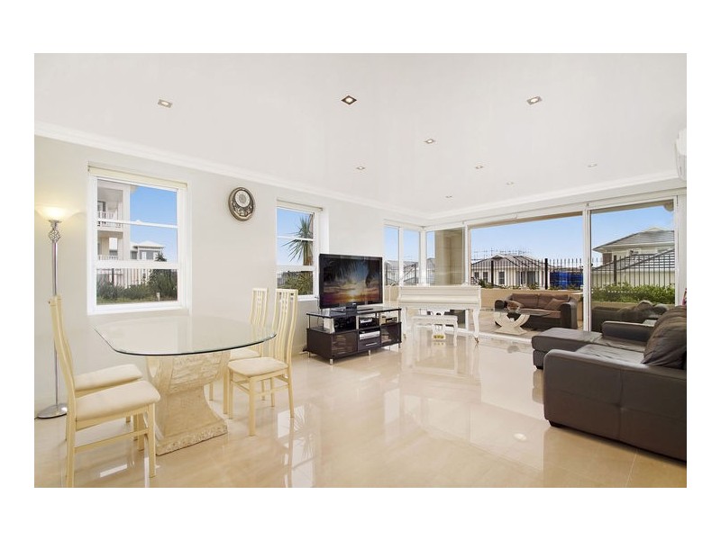 17/17 Orchards Avenue, Breakfast Point NSW 2137