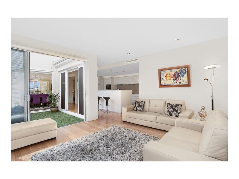 11 Vineyard Way, Breakfast Point NSW 2137