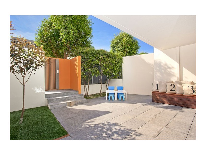 18/18 Edgewood Cres, Cabarita NSW 2137