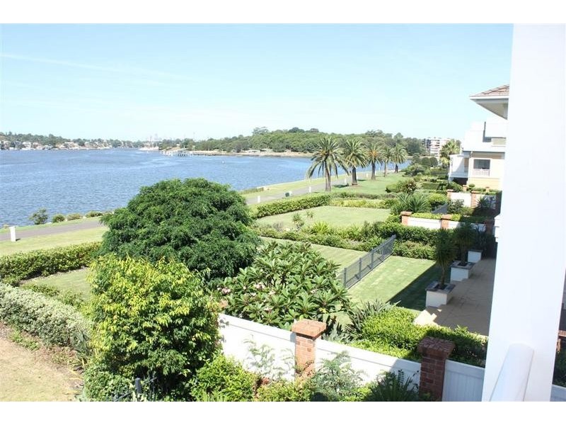 87 Peninsula Drive, Breakfast Point NSW 2137