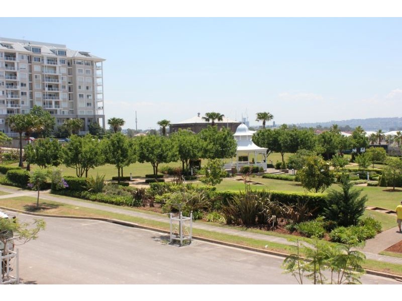 204/4 Rosewater Circuit, Breakfast Point NSW 2137