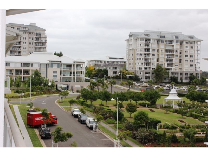 504/2 Rosewater Circuit, Breakfast Point NSW 2137