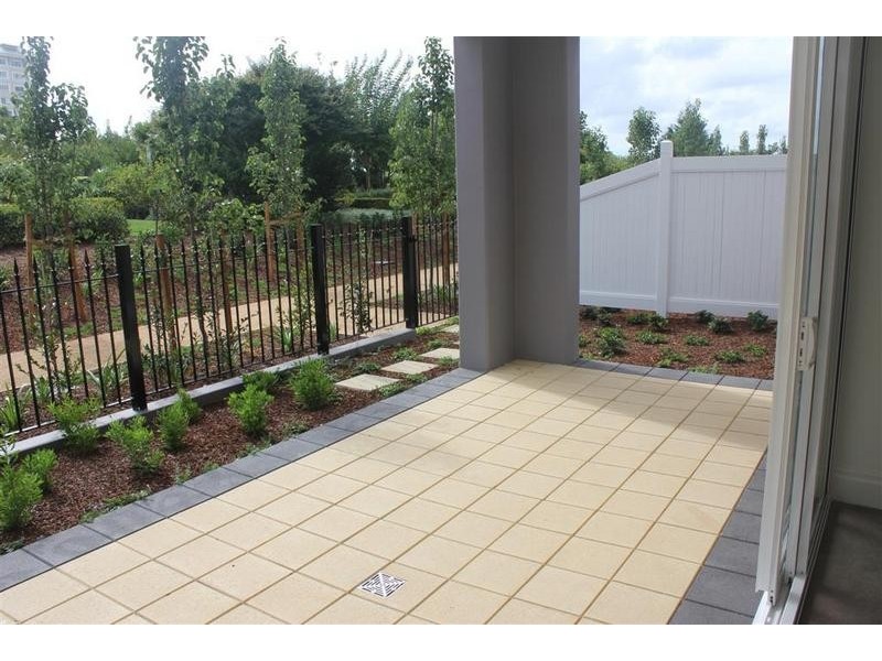 11/1 Rosewater Circuit, Breakfast Point NSW 2137