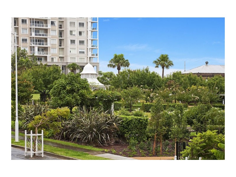 207/2 Rosewater Circuit, Breakfast Point NSW 2137