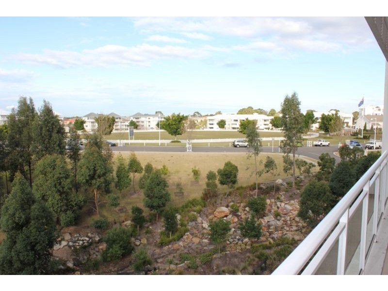 609/15-17 Peninsula Drive, Breakfast Point NSW 2137