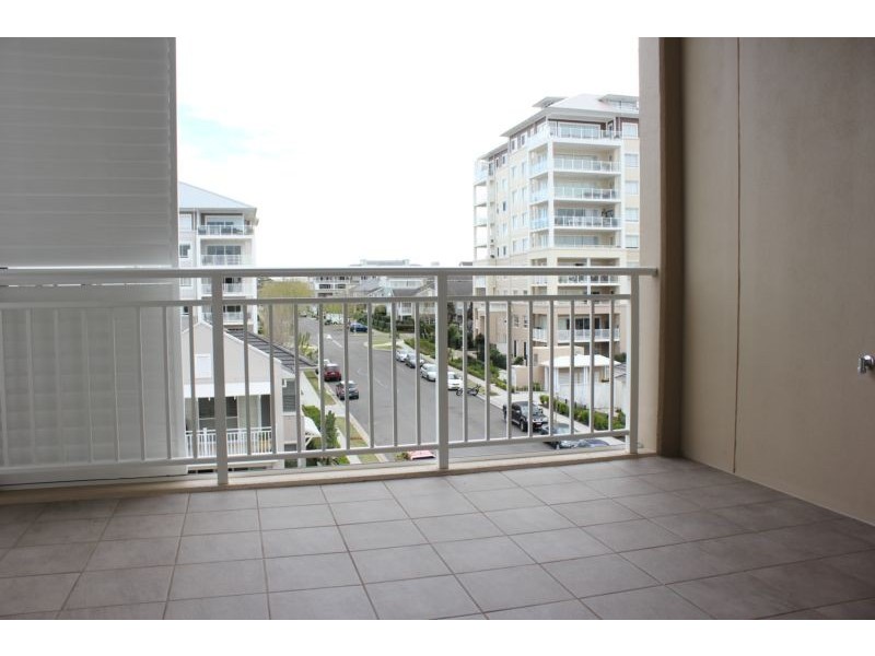 403/10 Vineyard Way, Breakfast Point NSW 2137